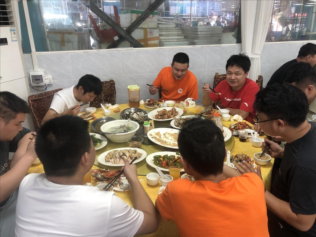 闲暇聚餐与KTV唱歌